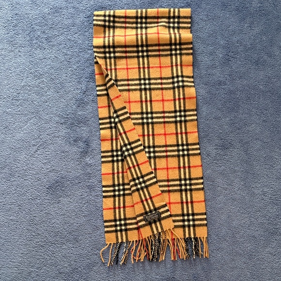 Burberry Accessories - Vintage Burberry Tan and Black Wool Scarf